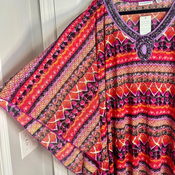 NWT. Susan Graver poncho style Top size 3X. Poncho Purple, red, orange colors. - Picture 4 of 12